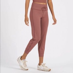 NEW Vuori Womens Daily Jogger in Terracotta